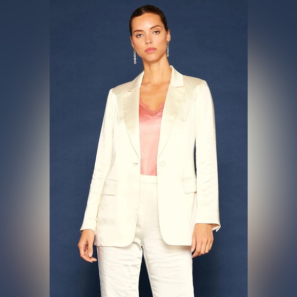 Skies Are Blue Jackets & Blazers - Women’s Off White Blazer